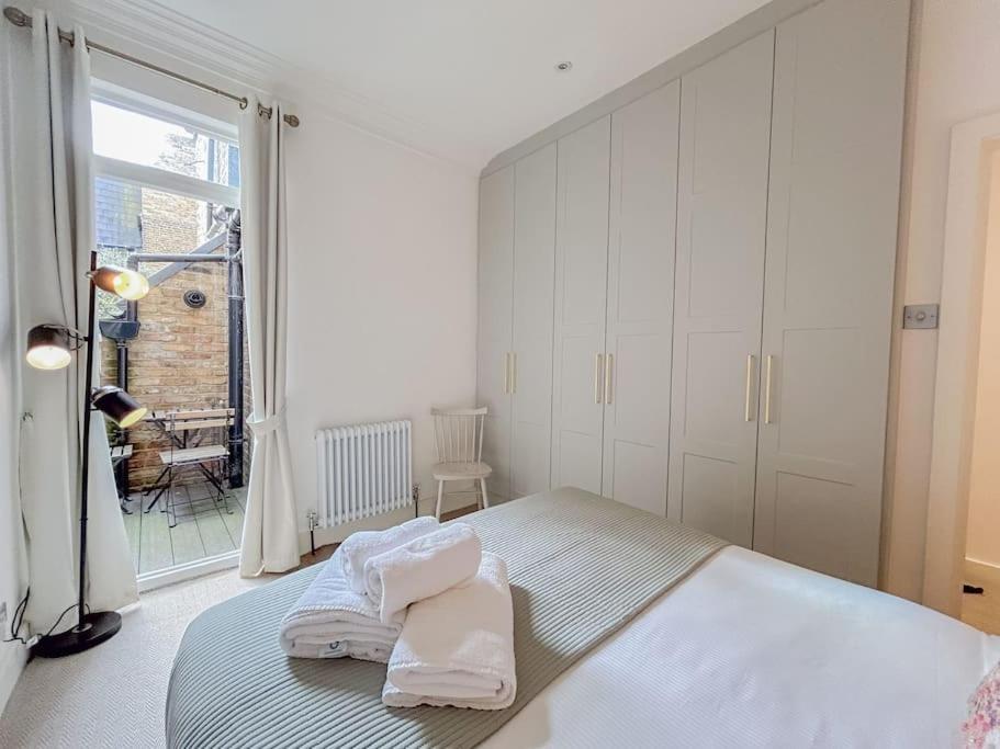 Stylish Sanctuary With Garden Oasis * London