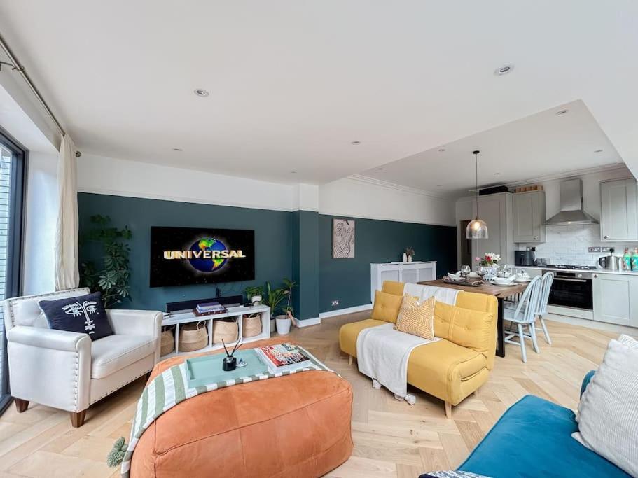 Apartment Stylish Sanctuary With Garden Oasis *